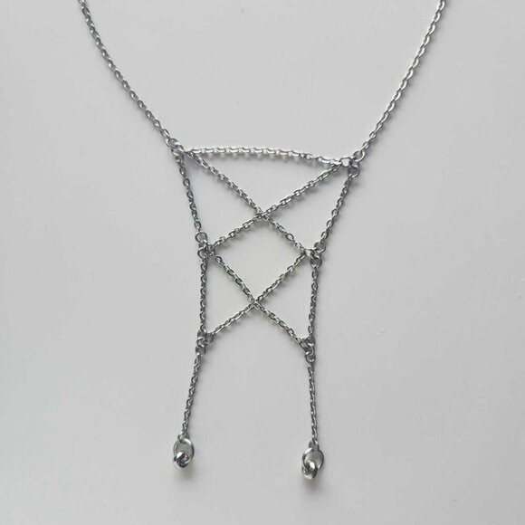 Gothic silver lace-up long chainmail necklace with a small silver chain - Picture 6 of 8